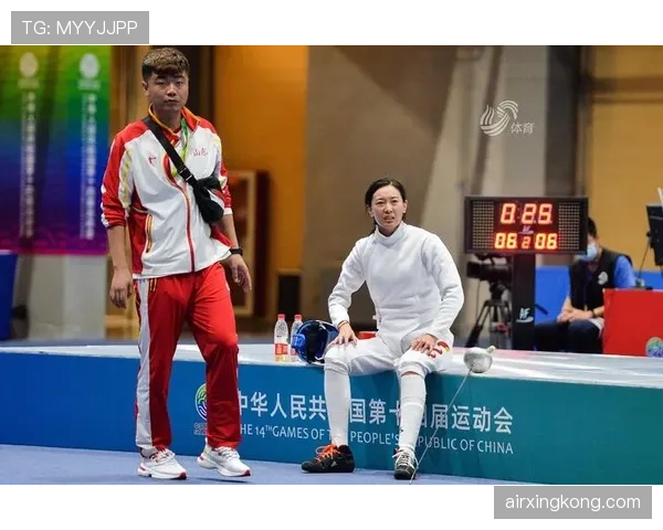 孙一文训练完直接啃鸡腿？这反差谁懂啊