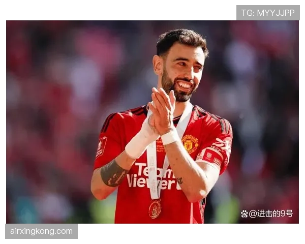 德布劳内与布鲁诺·费尔南德斯的中场组织风格如何体现现代足球体系的分散化趋势